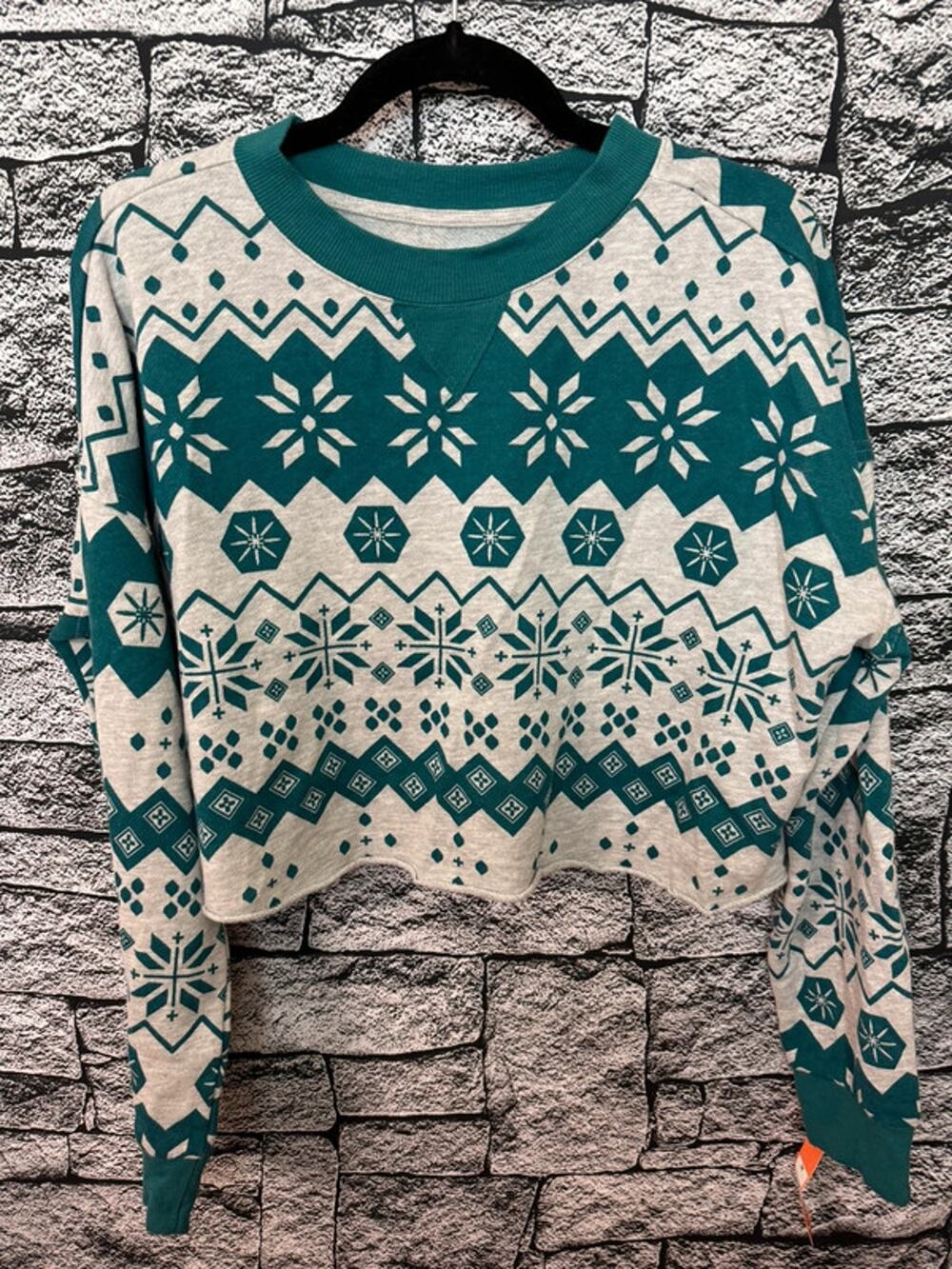 NWT Ladies Colsie Gray & Green Fair Isle Sweatshirt - Medium